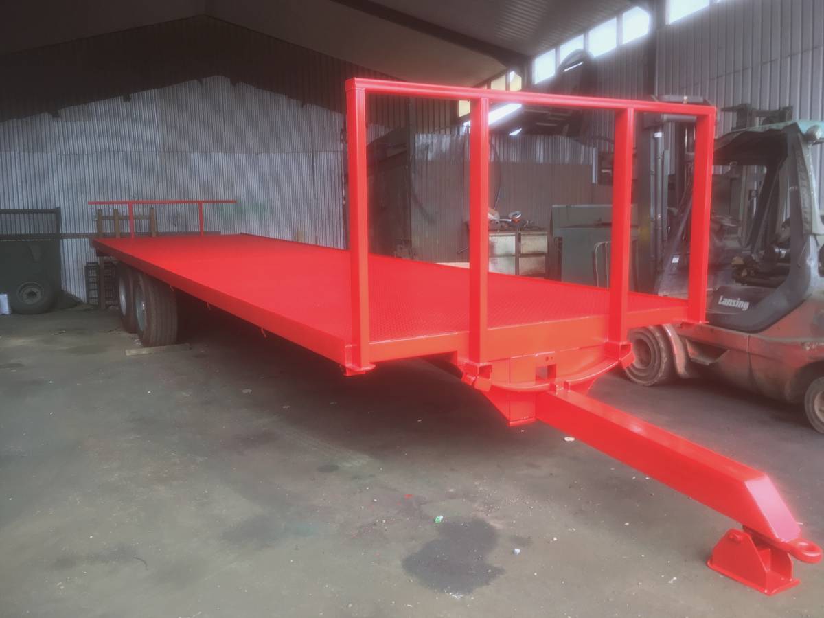 Horse Much Trailer red