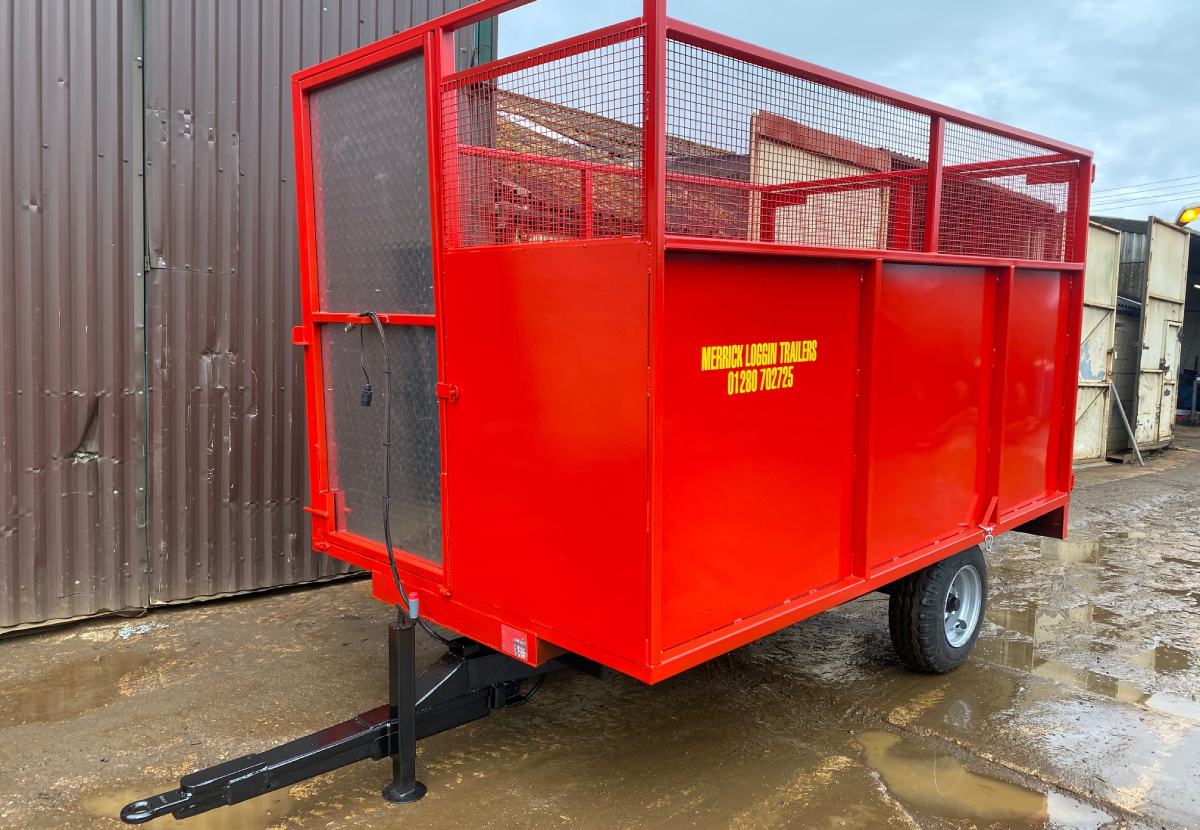 Horse Much Trailer red